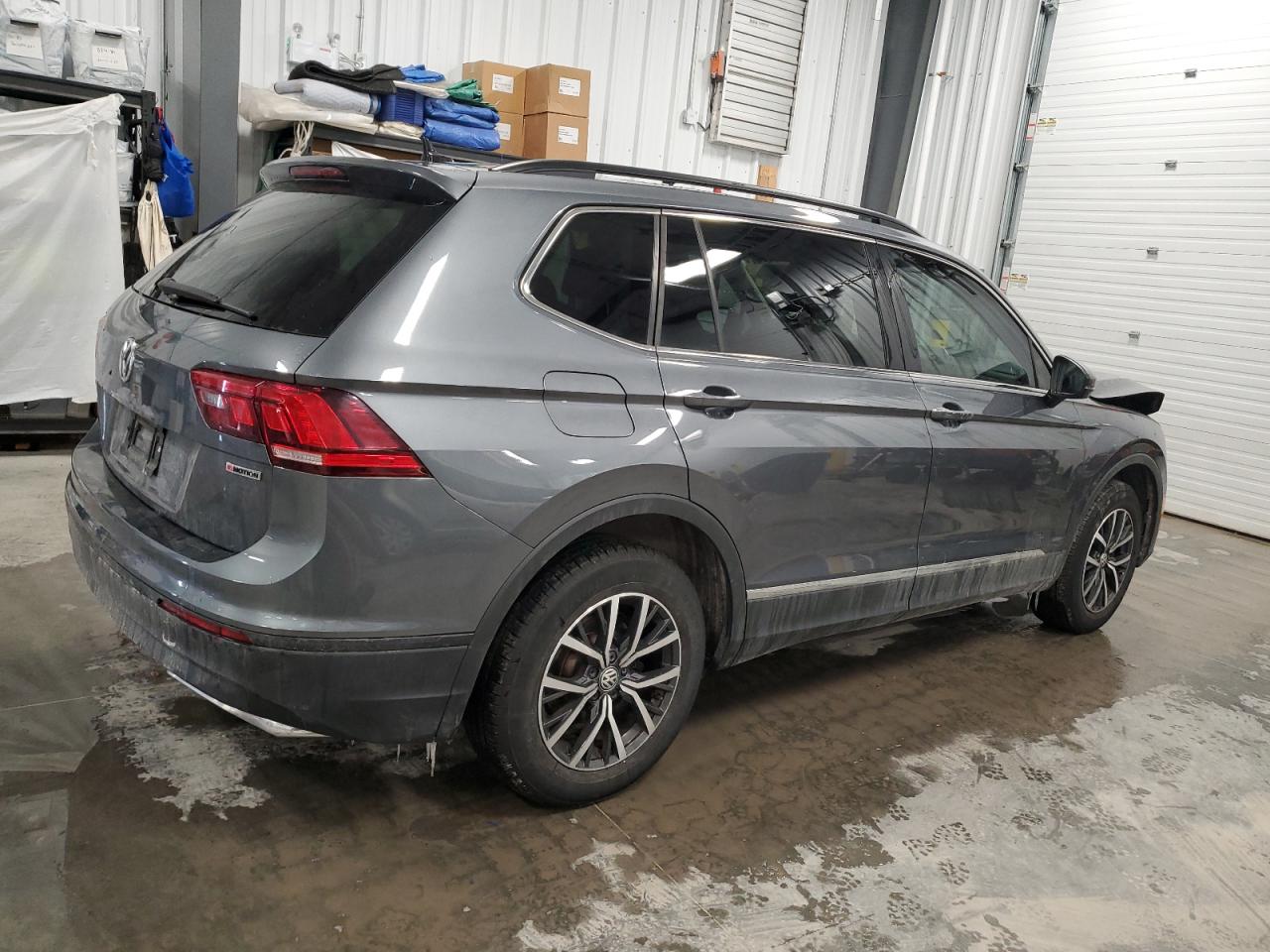 2019 Volkswagen Tiguan - Image 3