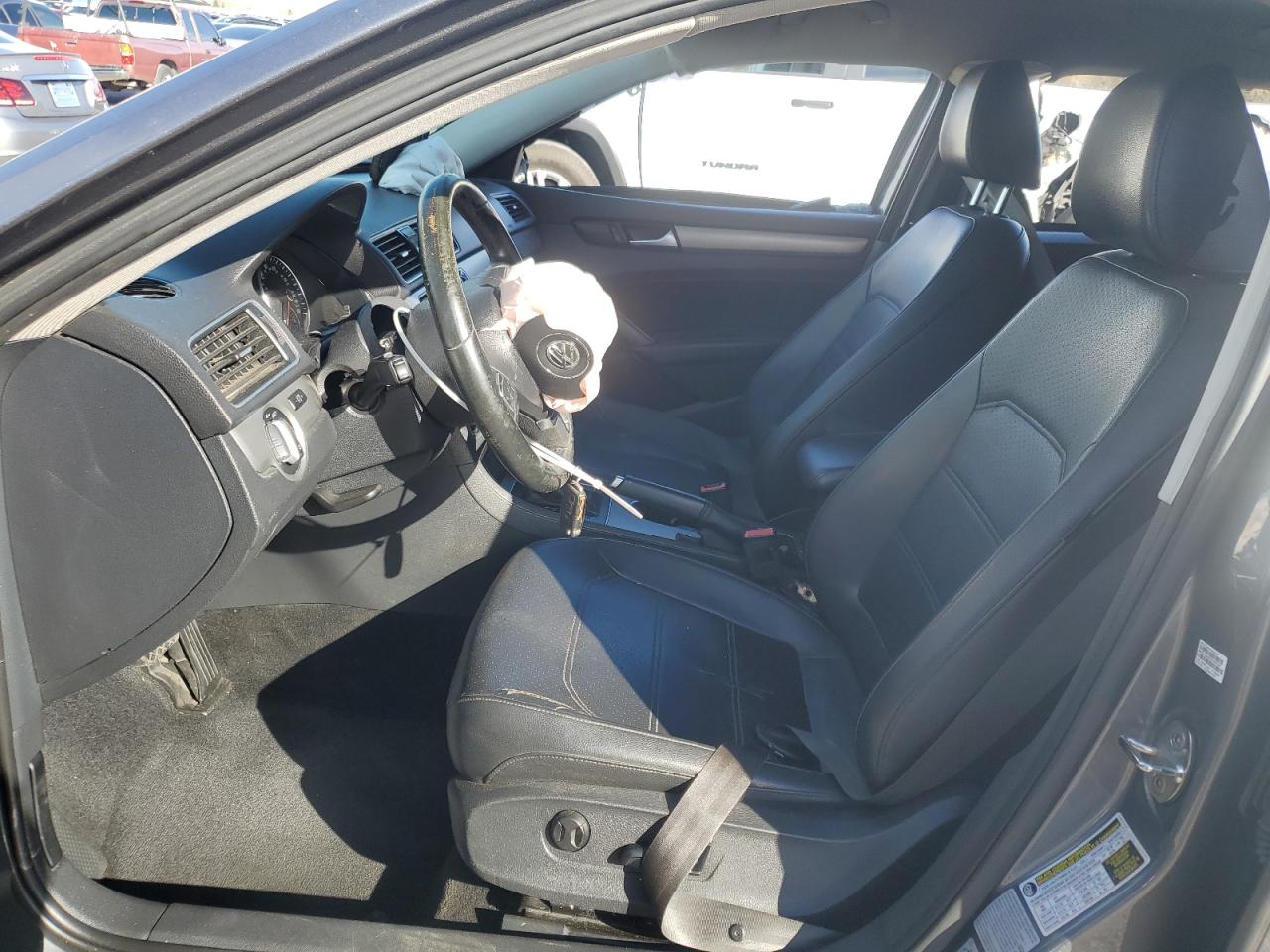 2015 Volkswagen Passat - Image 7