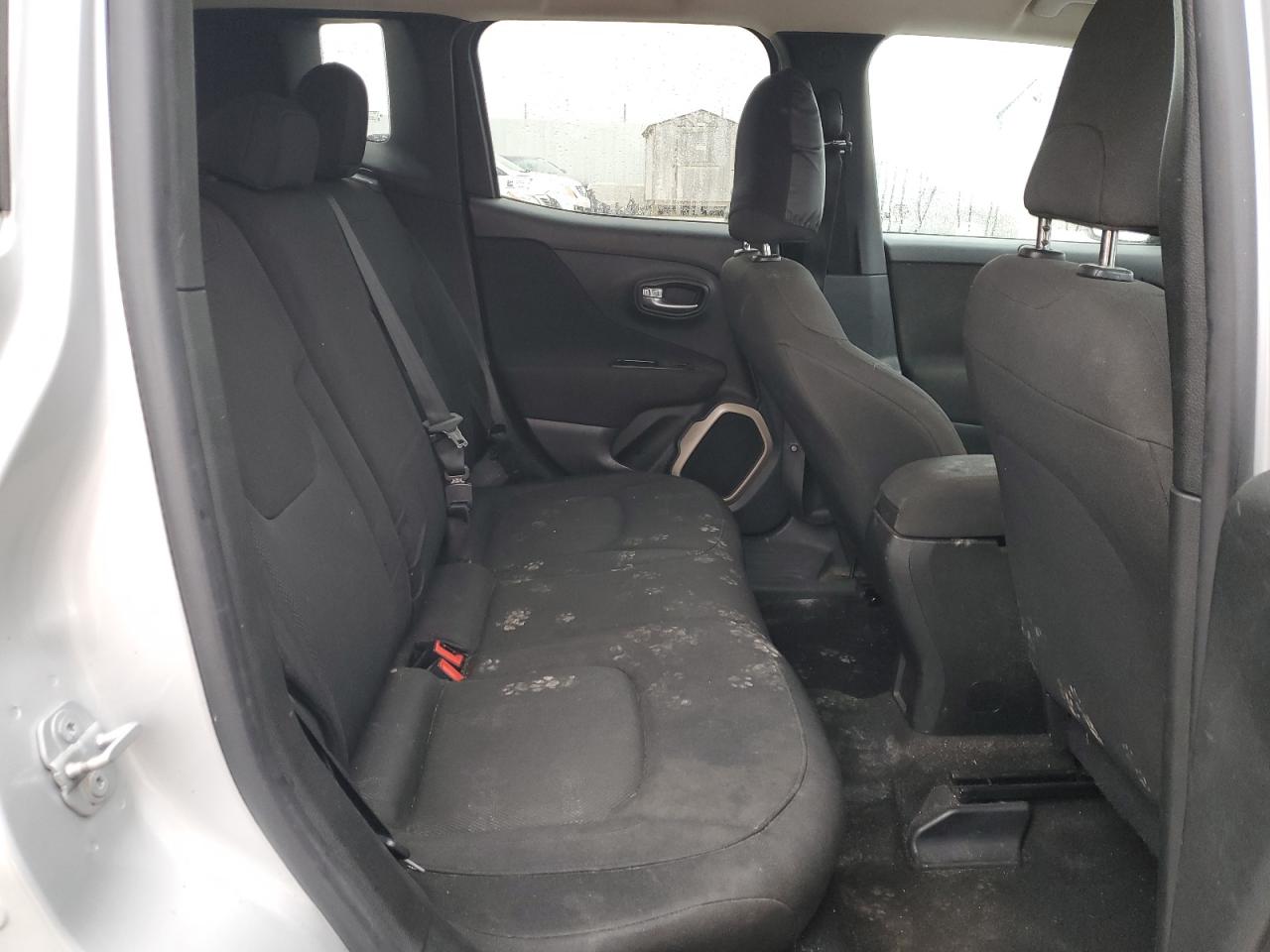 2017 Jeep Renegade - Image 10