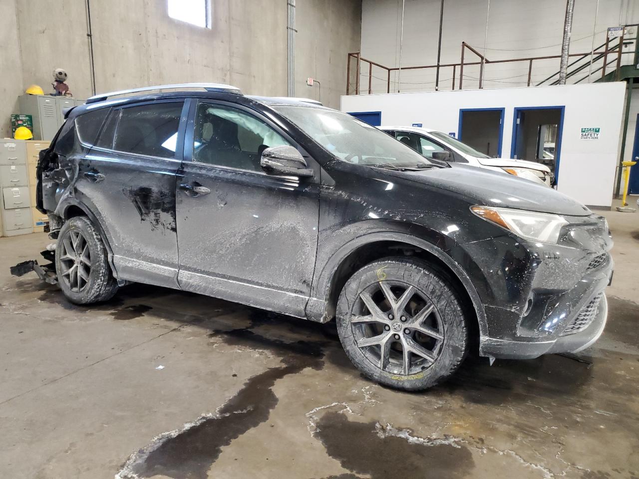 2016 Toyota RAV 4 - Image 4