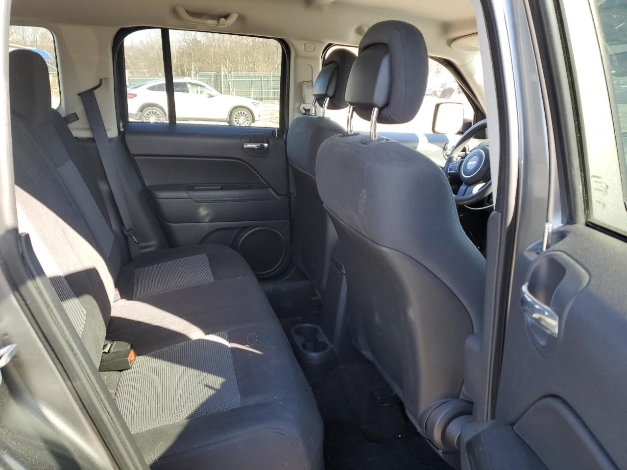 2013 Jeep Liberty (Patriot) - Image 11