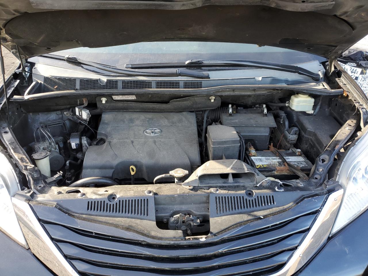 2015 Toyota Sienna - Image 12