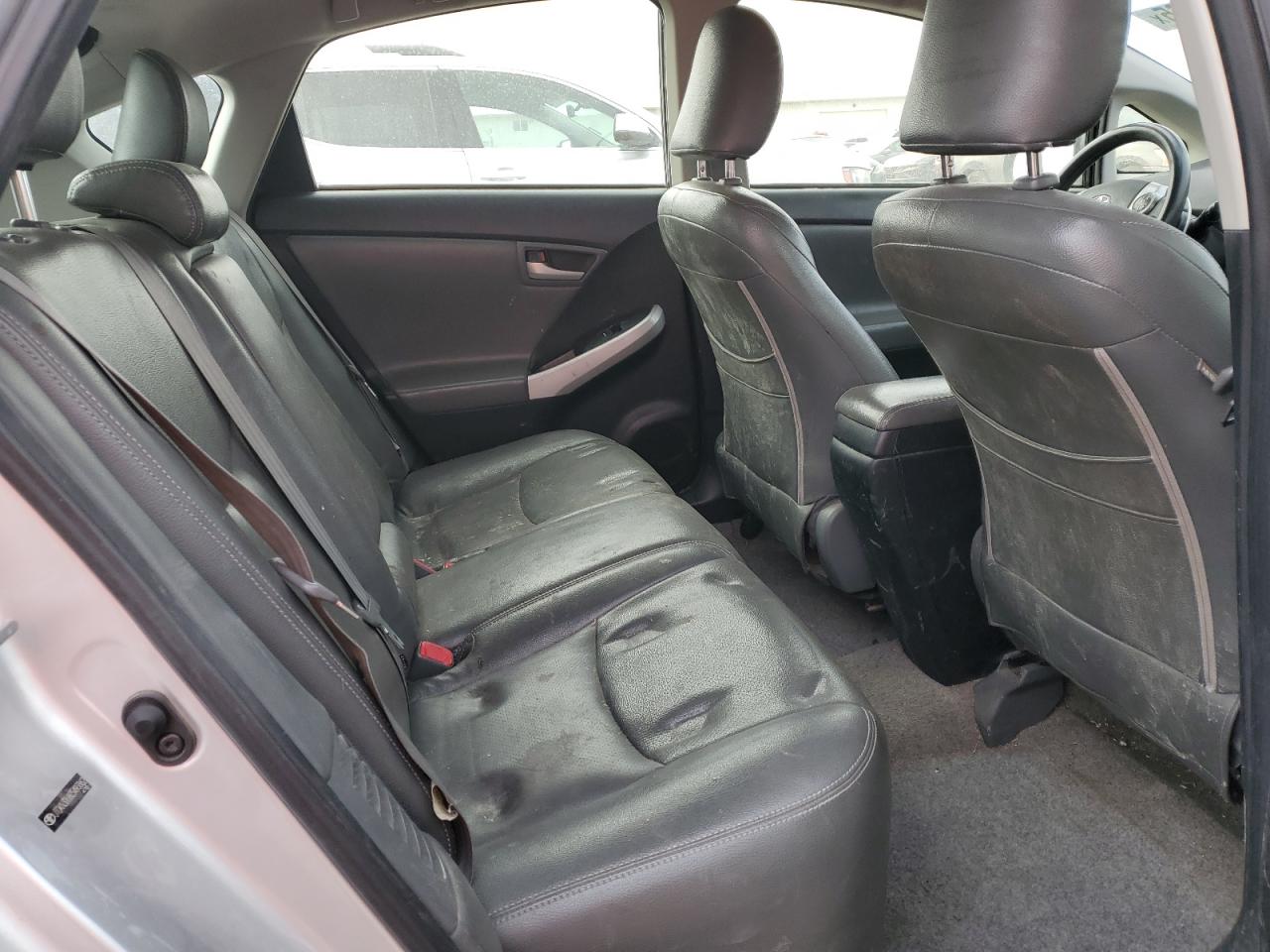 2012 Toyota Prius - Image 10