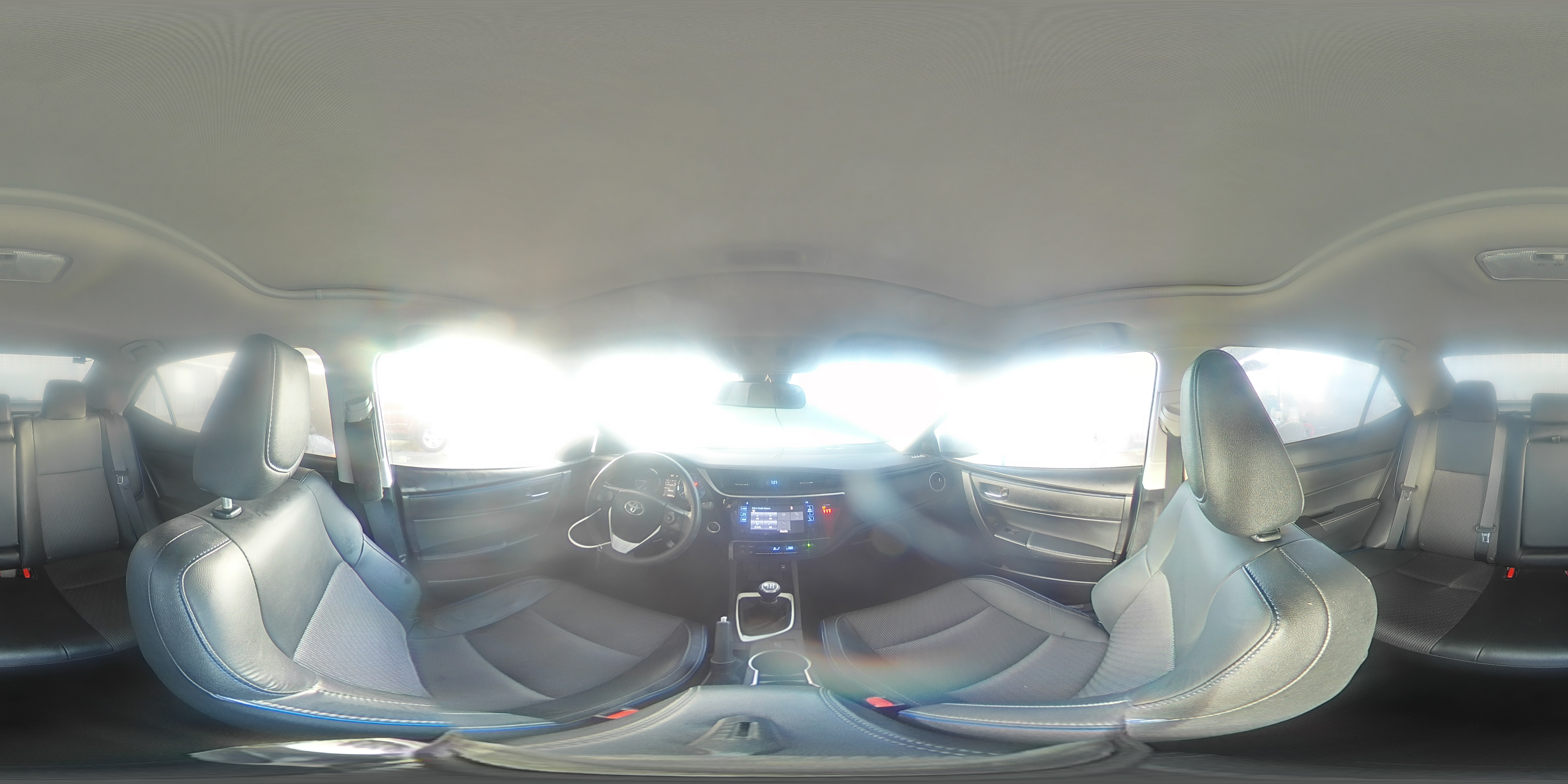 2018 Toyota Corolla - Image 13