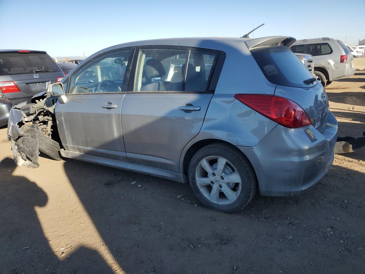 2010 Nissan Versa - Image 2
