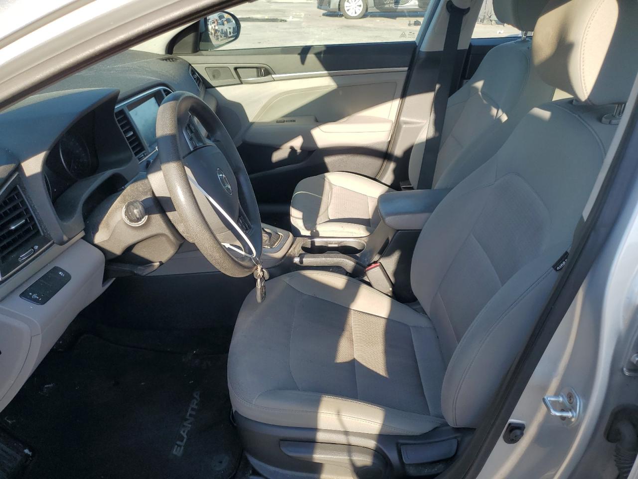 2017 Hyundai Elantra - Image 7