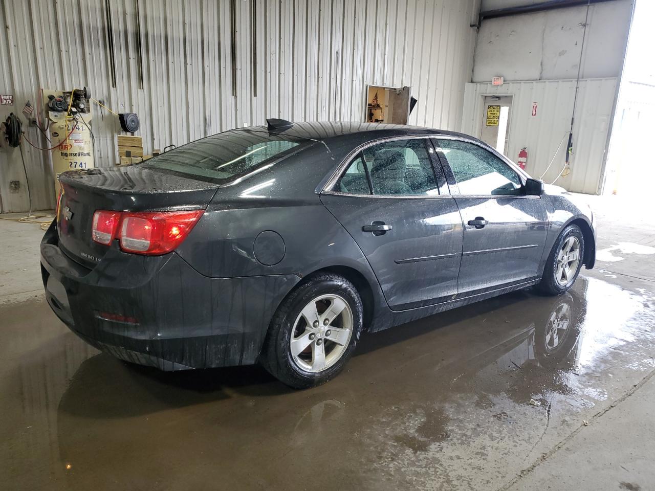 2015 Chevrolet Malibu - Image 3