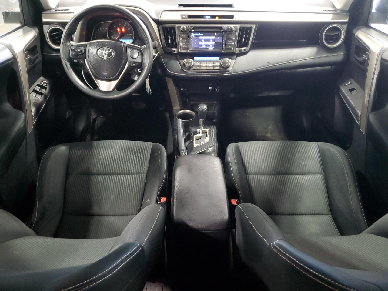 2015 Toyota RAV 4 - Image 8
