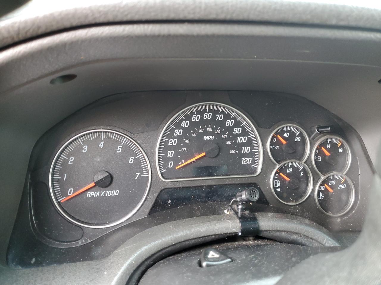 2004 GMC Envoy - Image 9