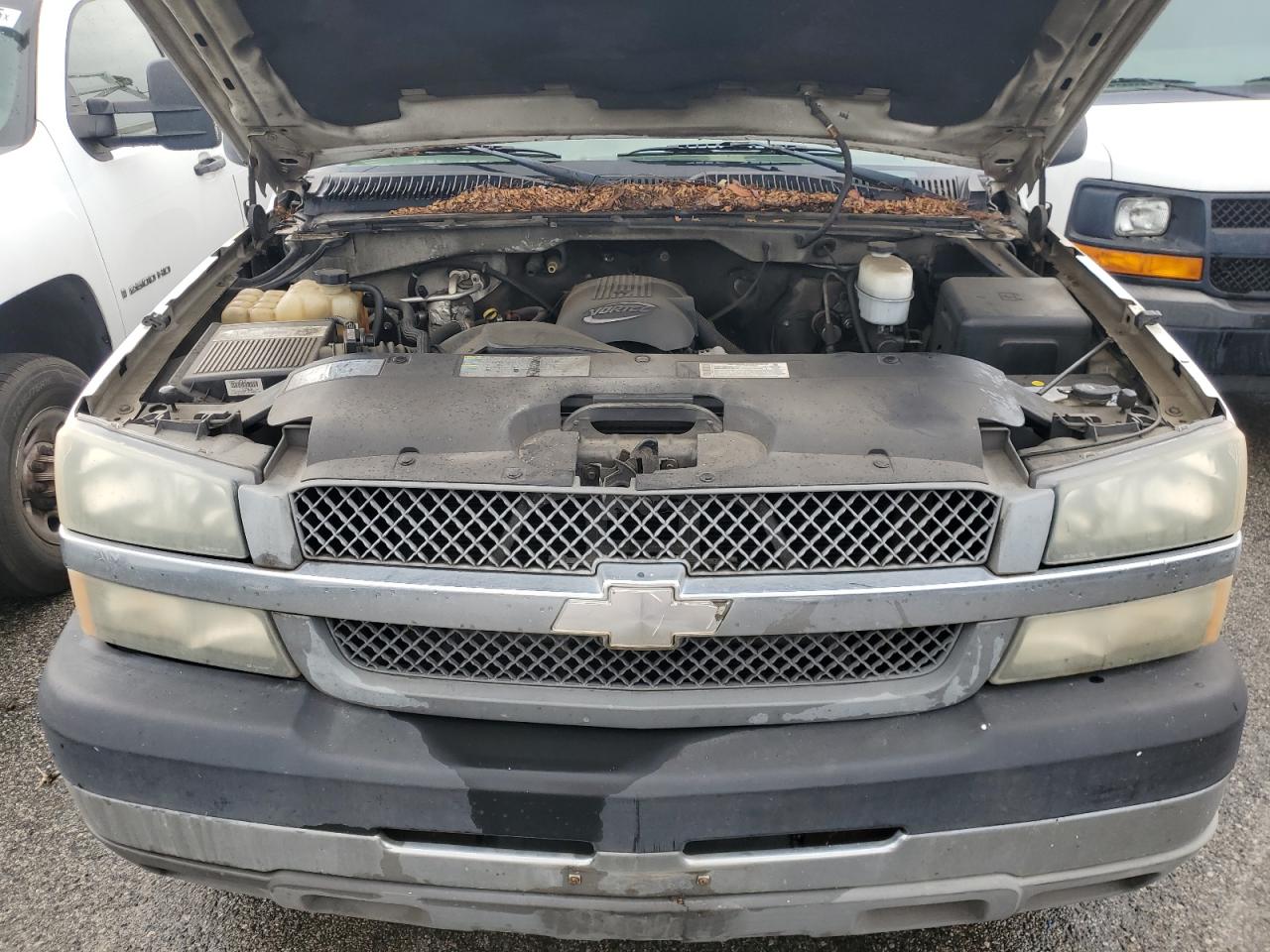 2003 Chevrolet Silverado - Image 11