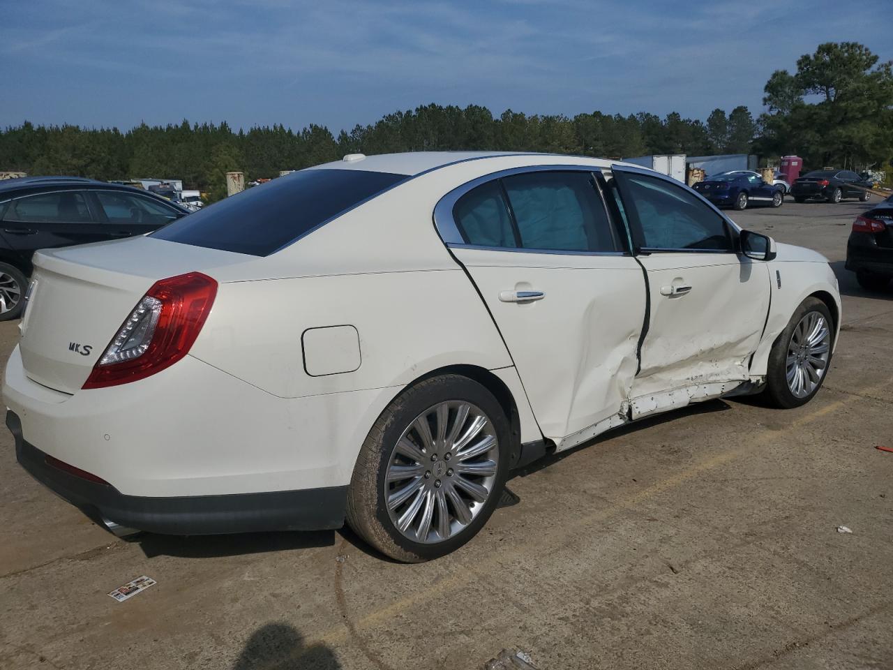 2013 Lincoln MKS - Image 3