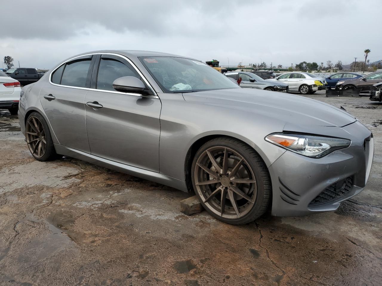 2017 Alfa Romeo Giulia - Image 4