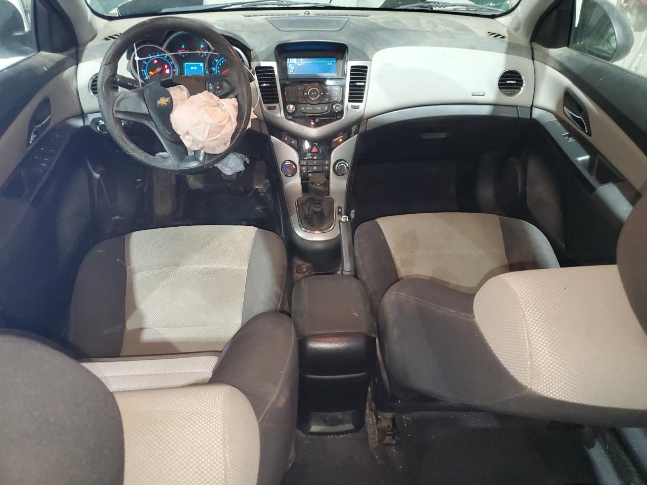 2014 Chevrolet Cruze - Image 8