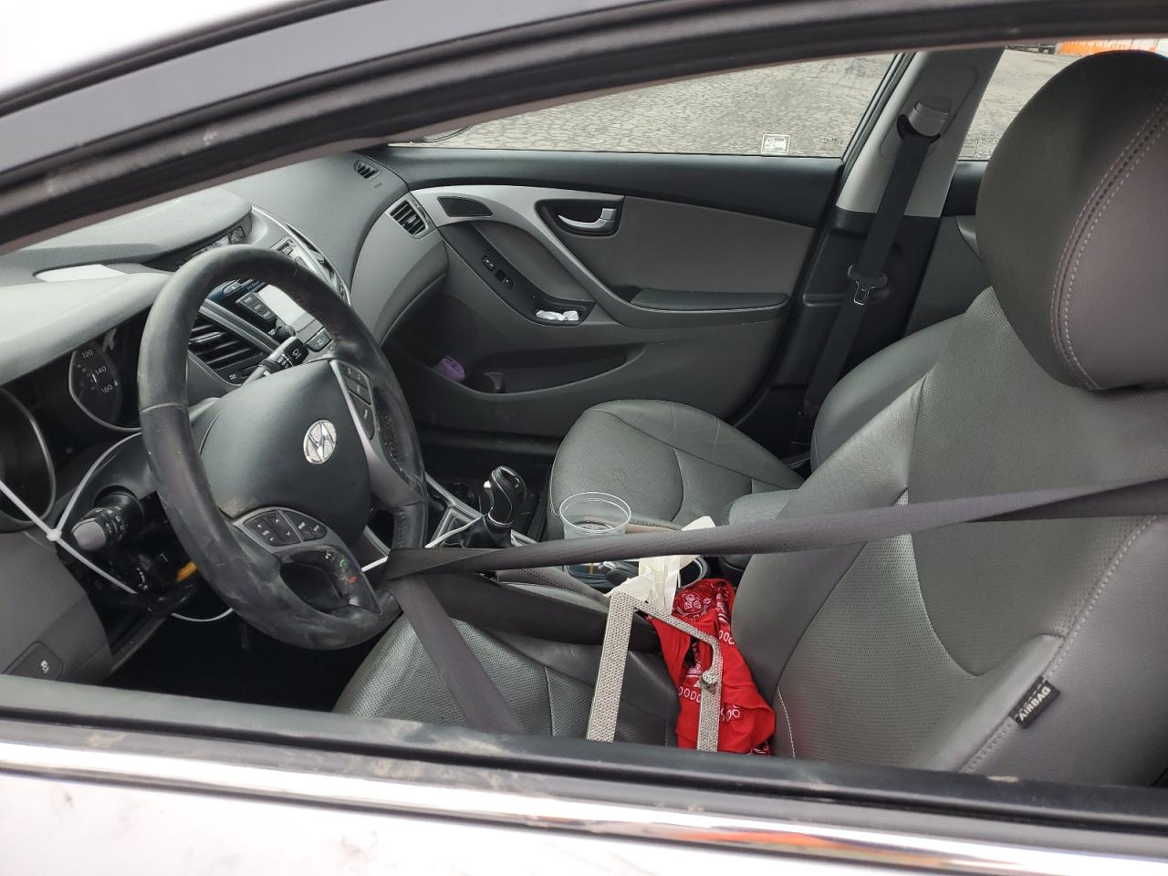 2015 Hyundai Elantra - Image 7