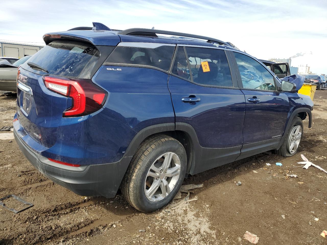 2022 GMC Terrain - Image 3