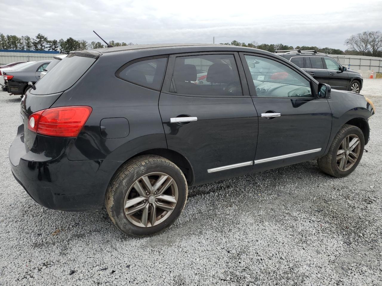 2011 Nissan Rogue - Image 3