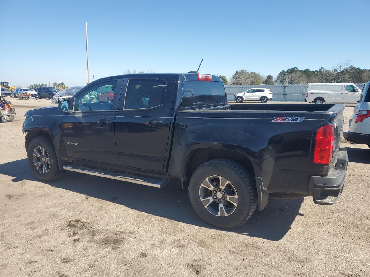 2015 Chevrolet Colorado - Image 2