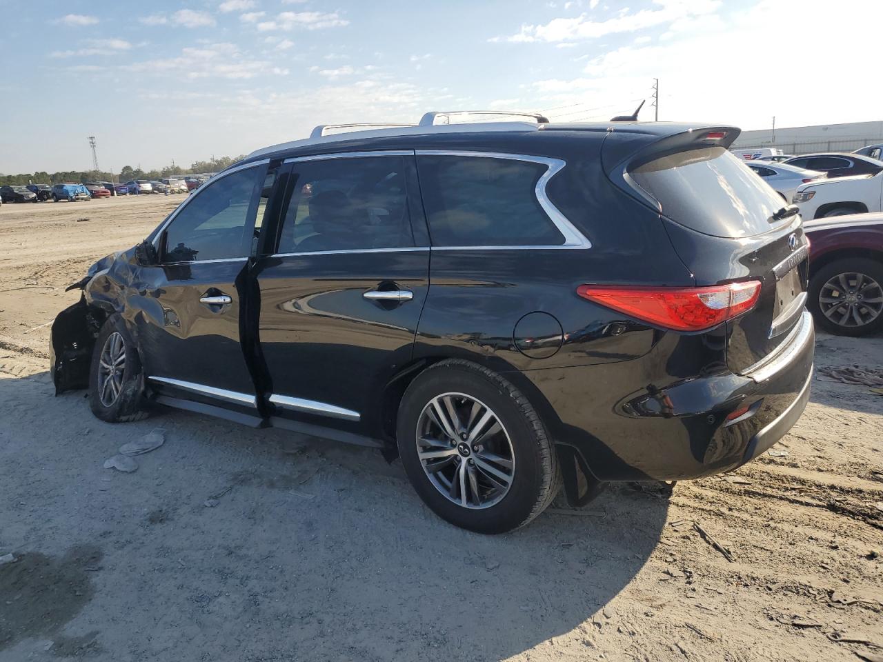 2015 Infiniti QX60 - Image 2