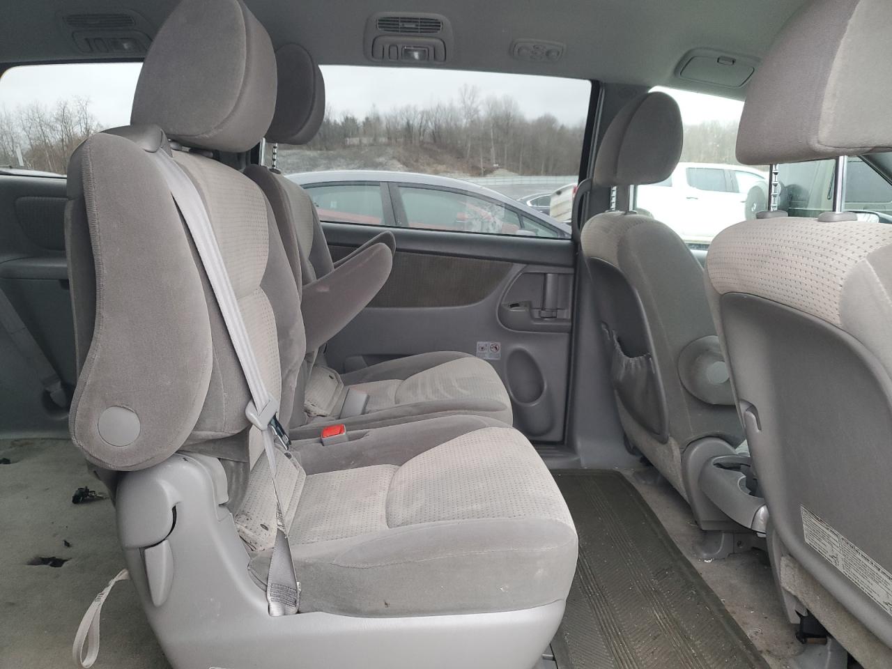 2009 Toyota Sienna - Image 12