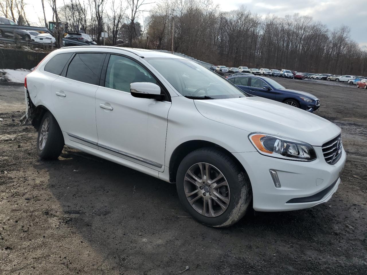 2015 Volvo XC60 - Image 4
