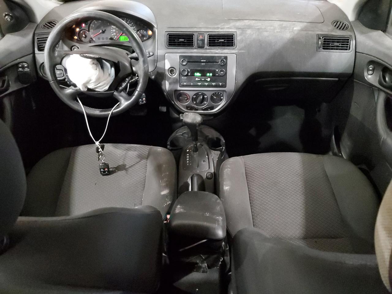 2005 Ford Focus - Image 8