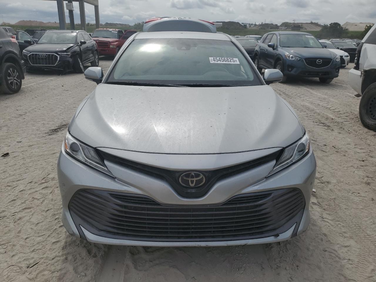 2018 Toyota Camry - Image 5