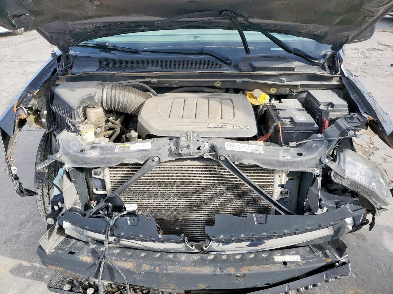 2016 Dodge Caravan - Image 12