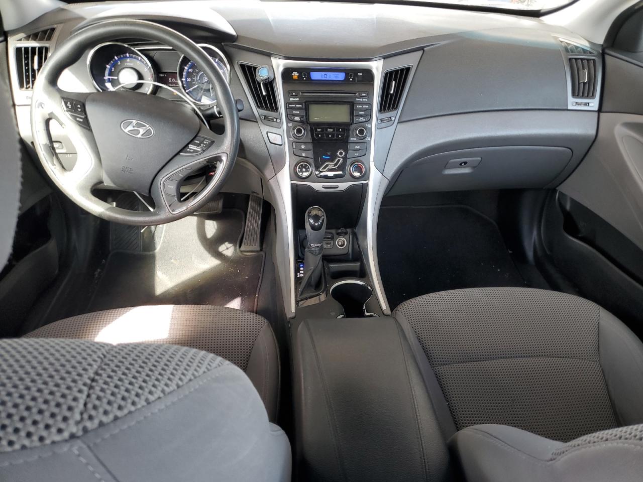 2012 Hyundai Sonata - Image 8