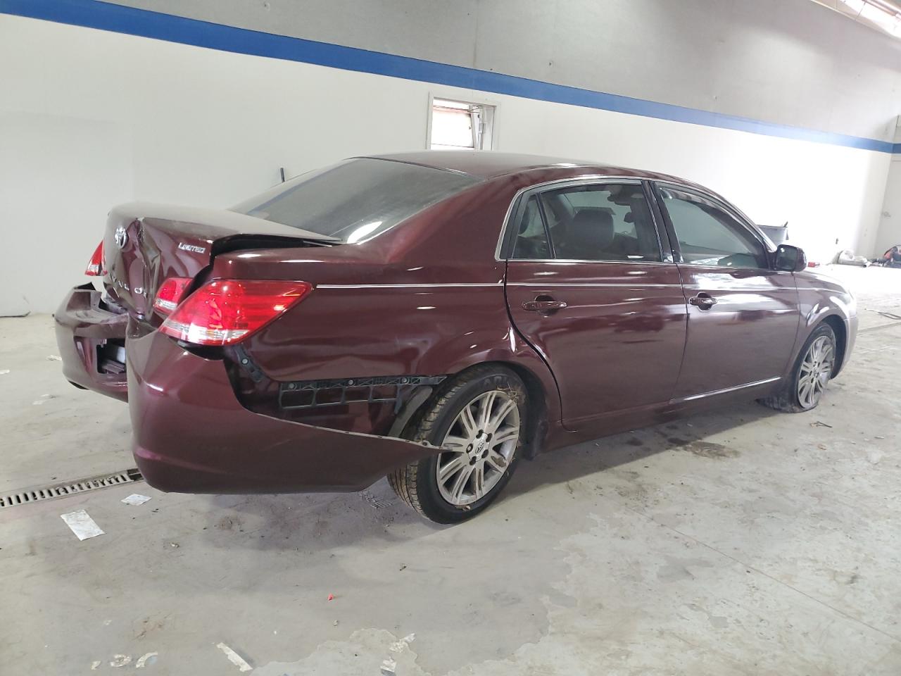 2006 Toyota Avalon - Image 3