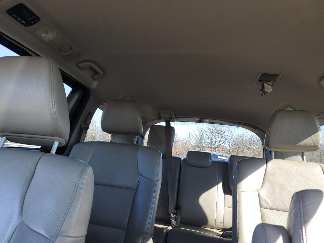 2016 Honda Odyssey - Image 10