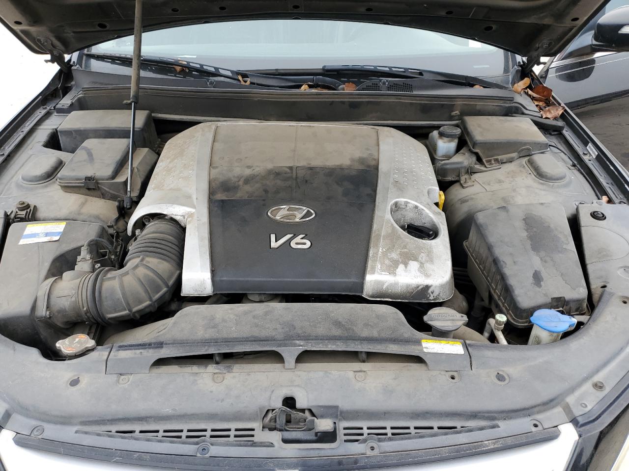 2011 Hyundai Genesis - Image 11