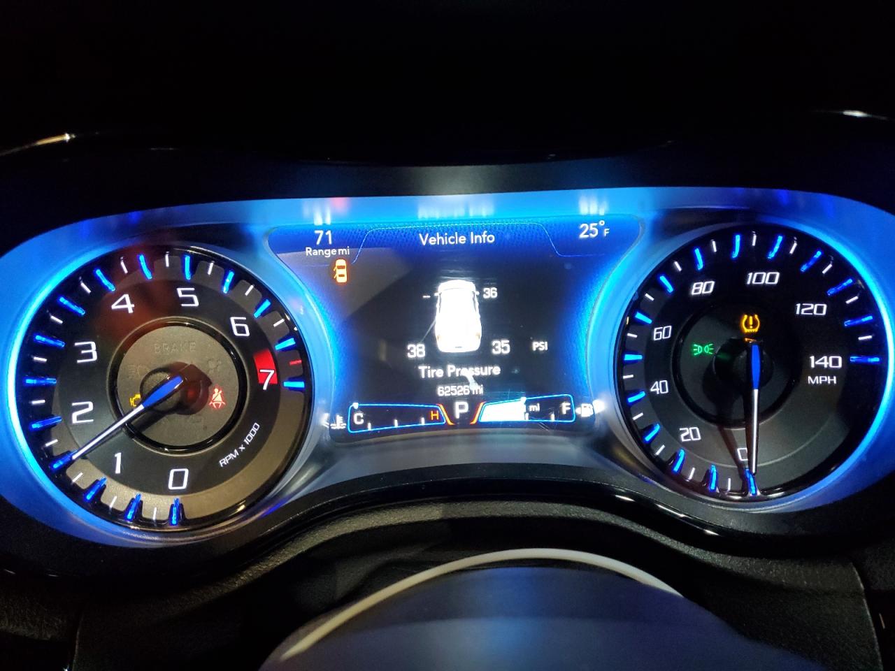 2016 Chrysler 300 - Image 9