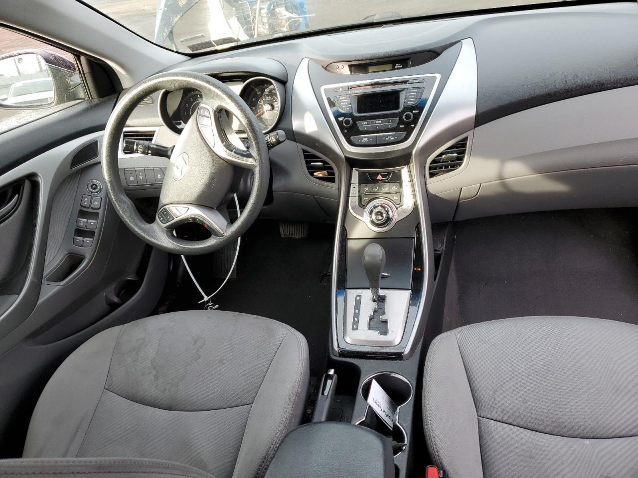 2013 Hyundai Elantra - Image 8