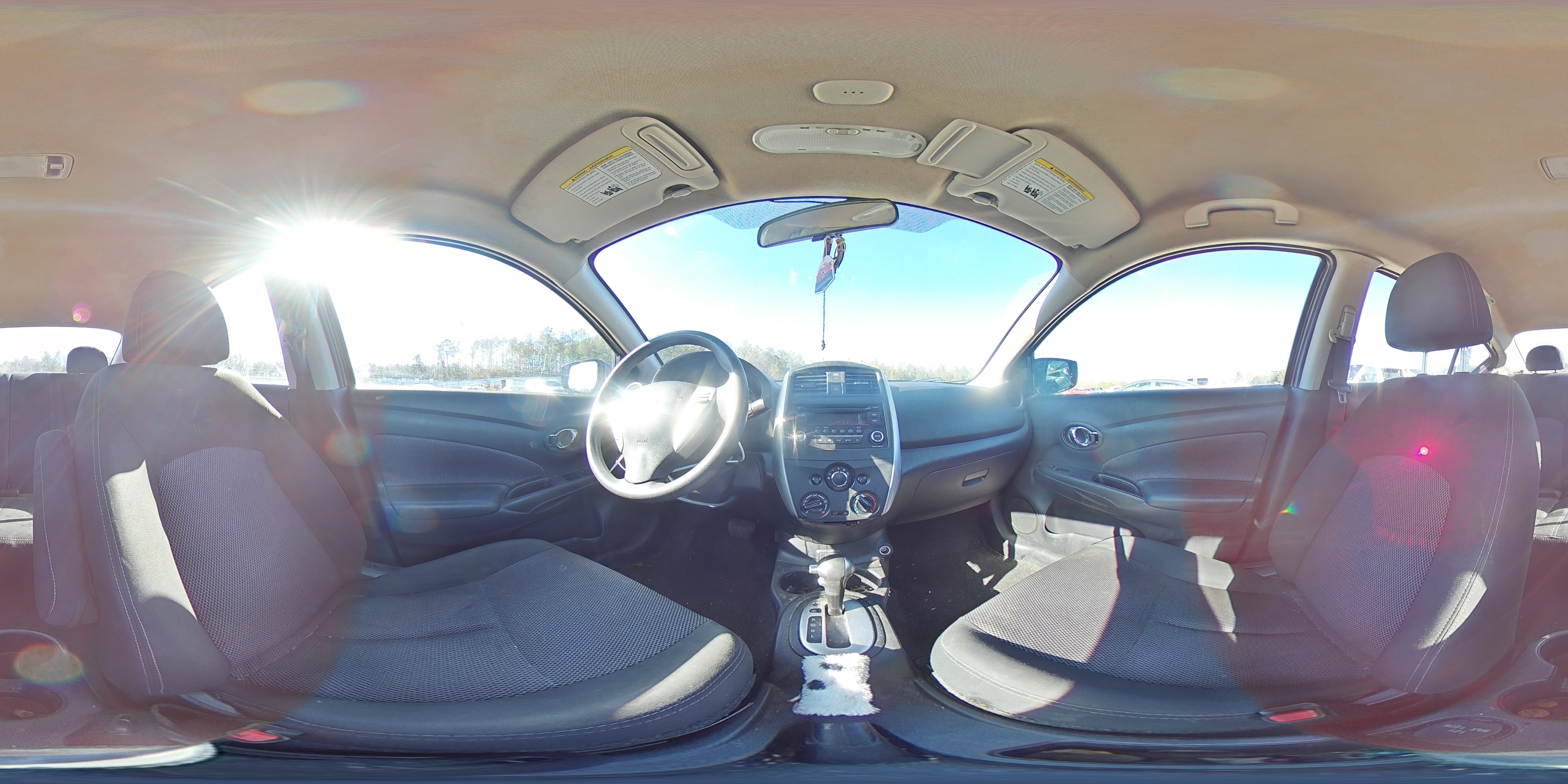 2018 Nissan Versa - Image 12