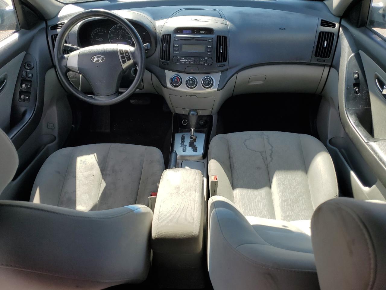 2010 Hyundai Elantra - Image 8