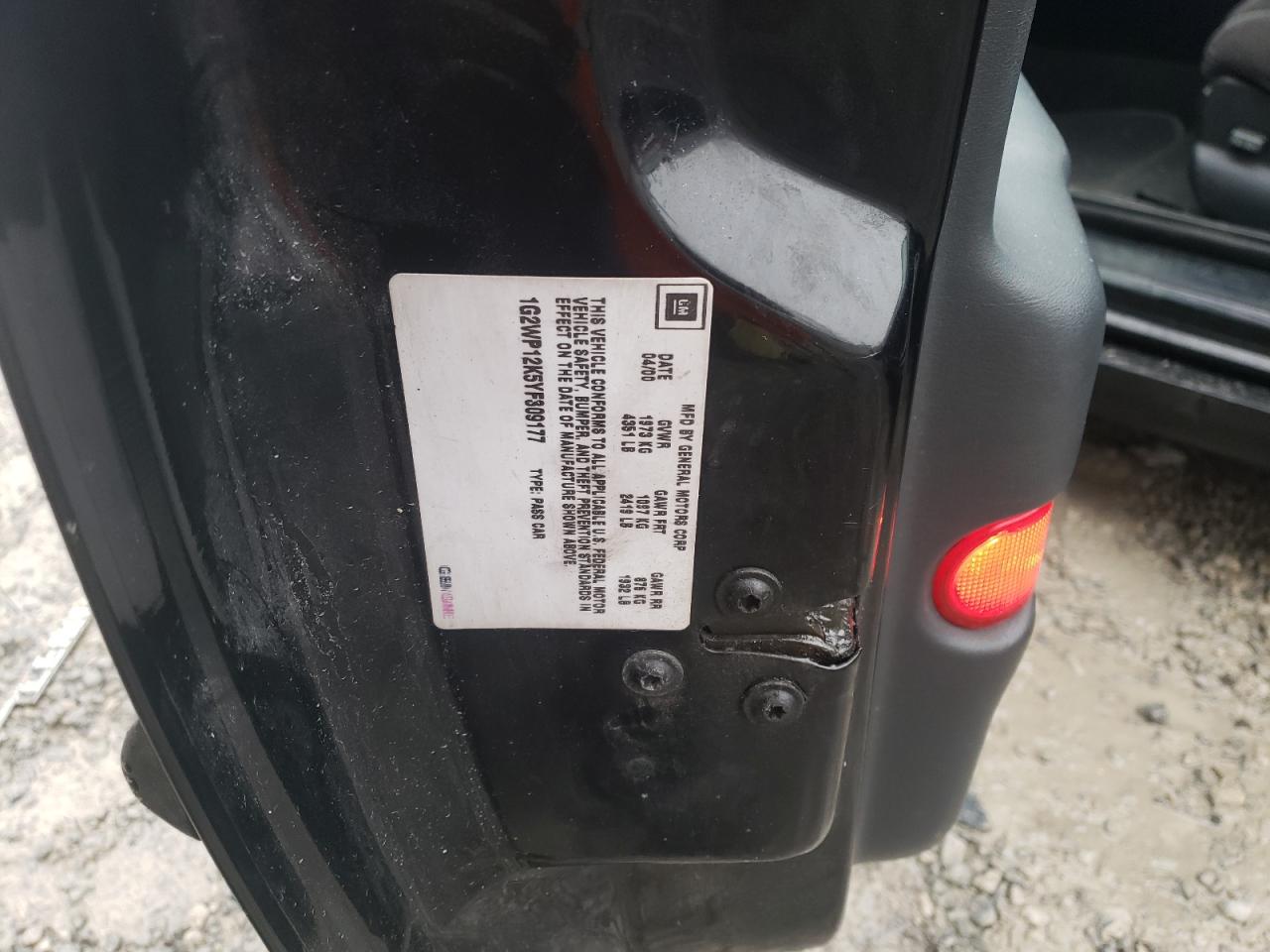 2000 Pontiac Grand Prix - Image 12