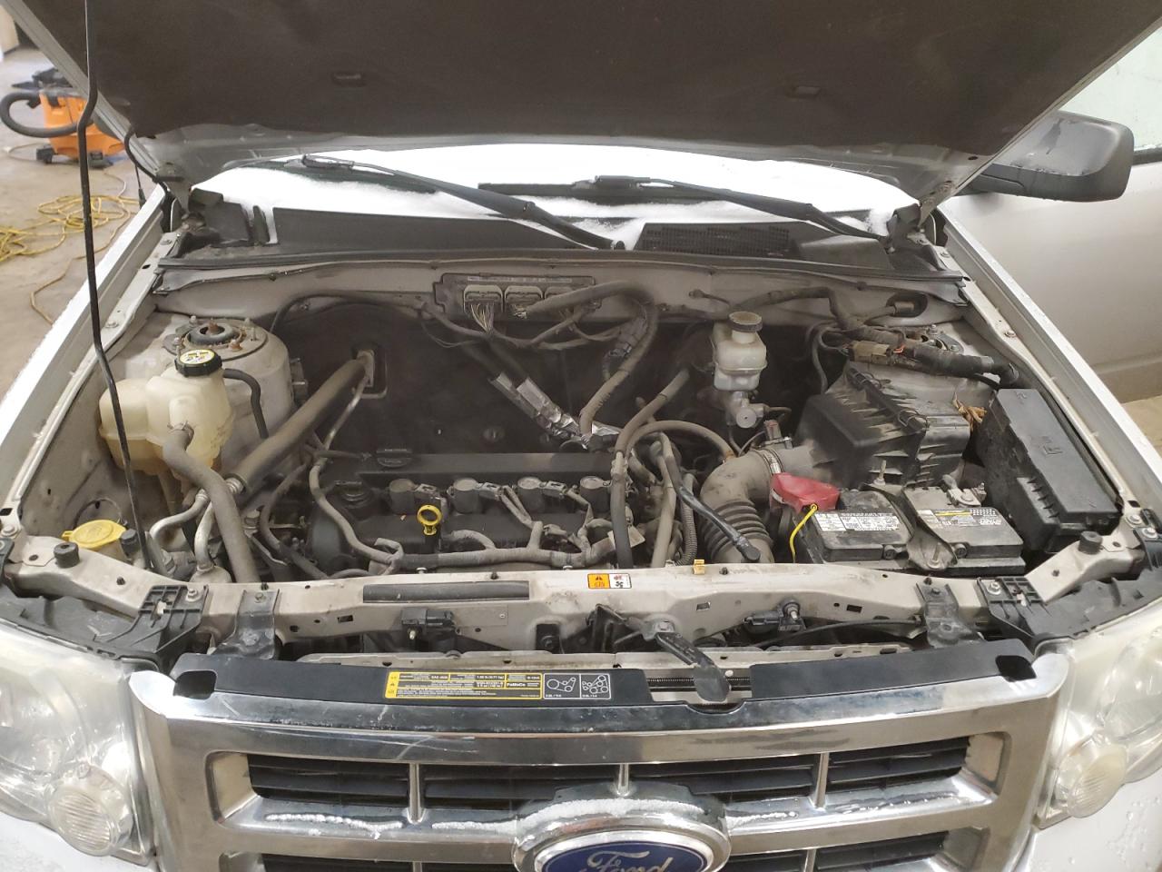 2010 Ford Escape - Image 12