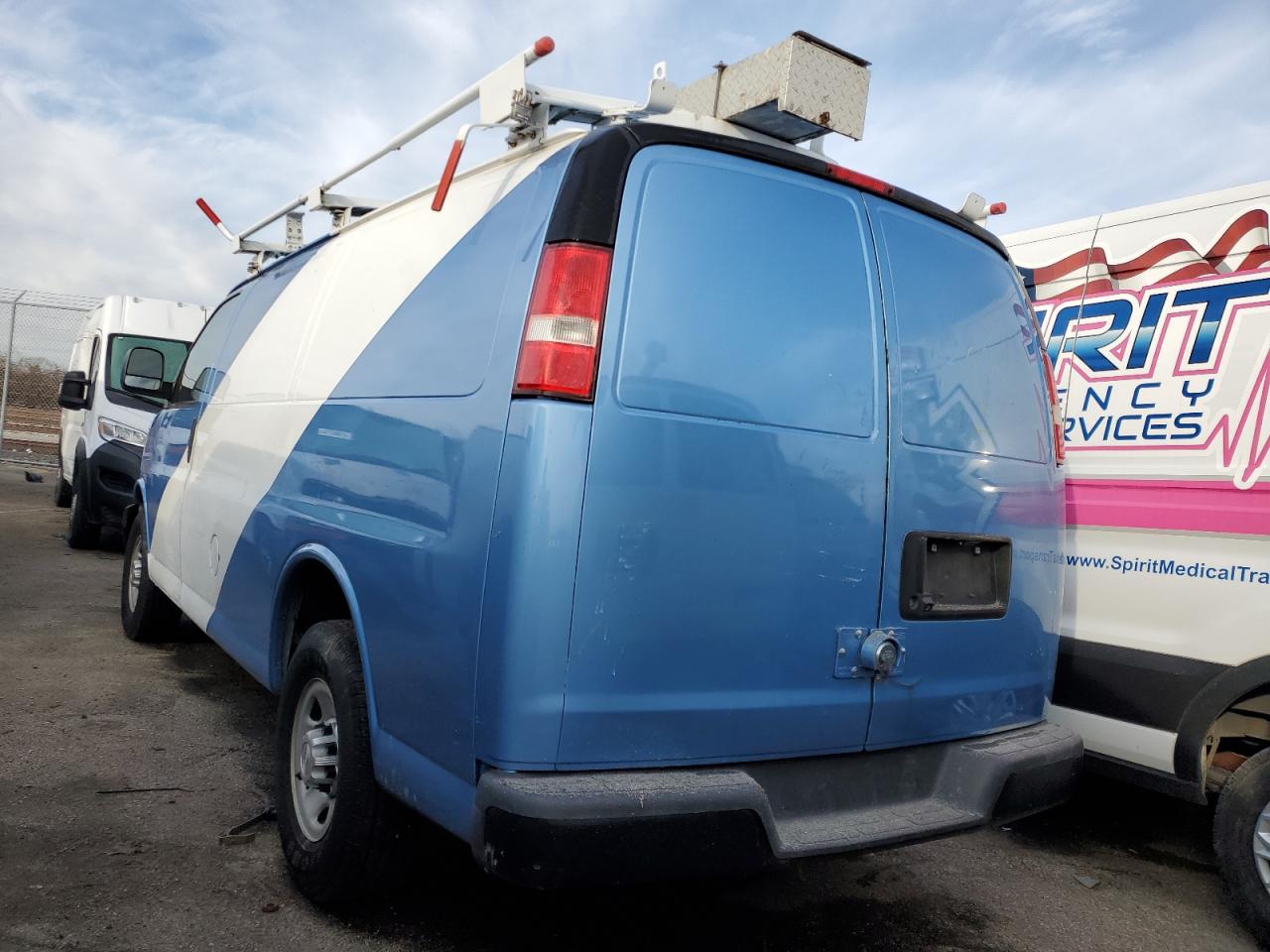 2015 Chevrolet Express - Image 2