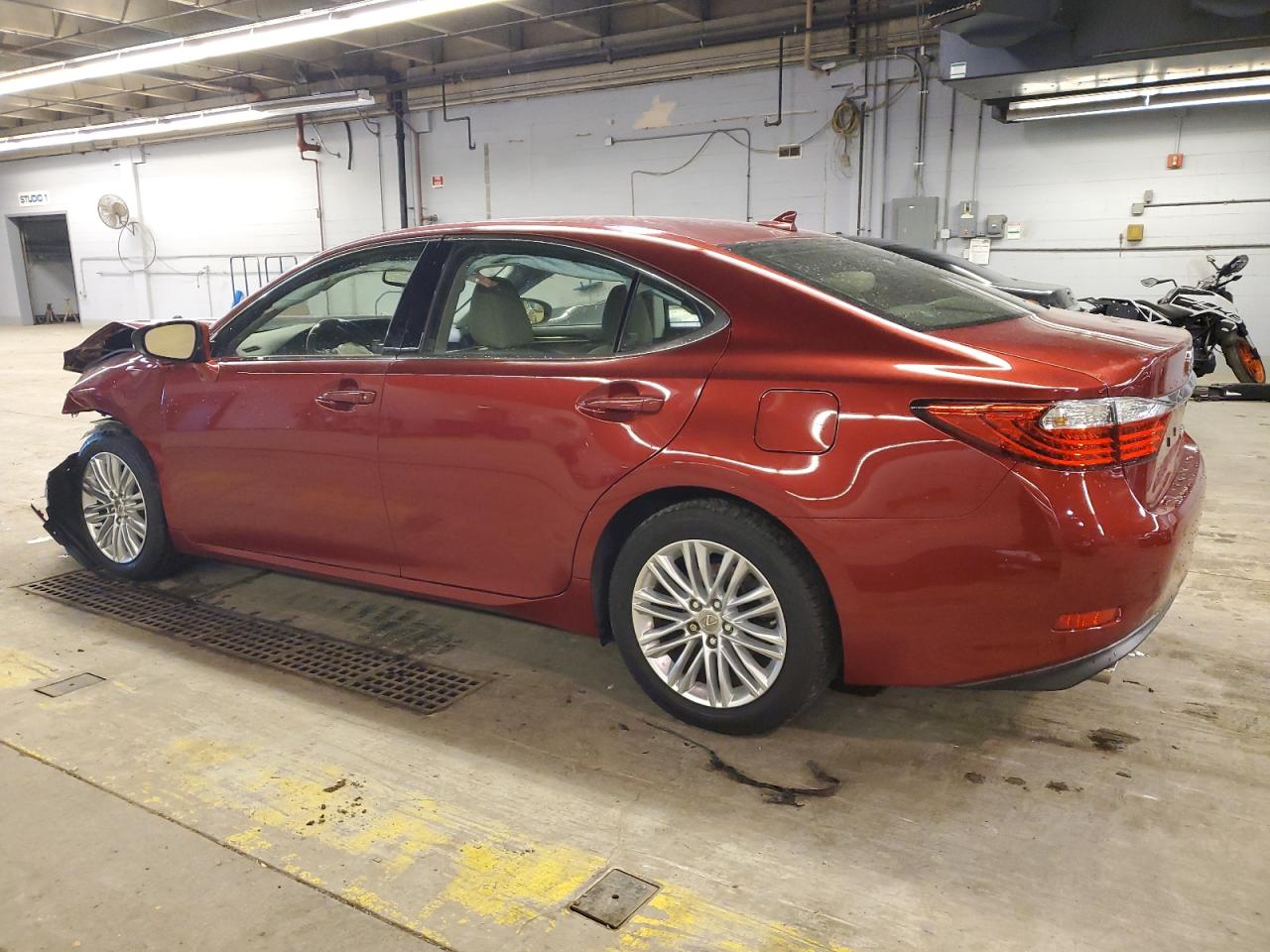 2013 Lexus ES - Image 2