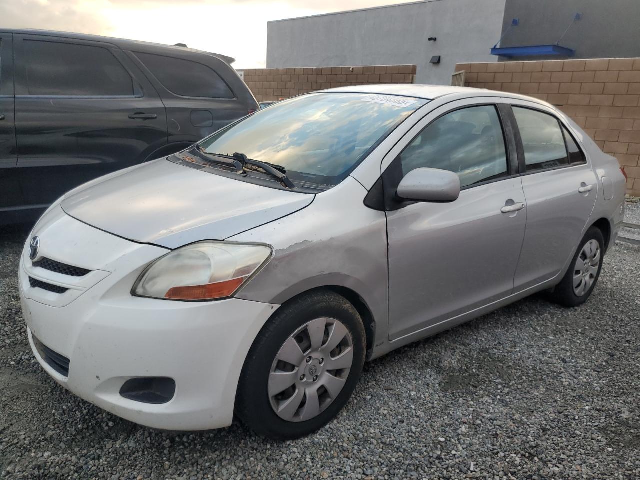 2009 Toyota Yaris - Image 1