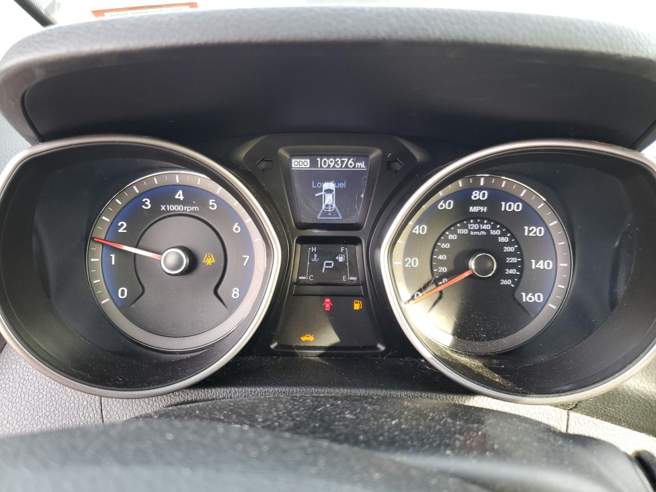 2016 Hyundai Elantra - Image 9