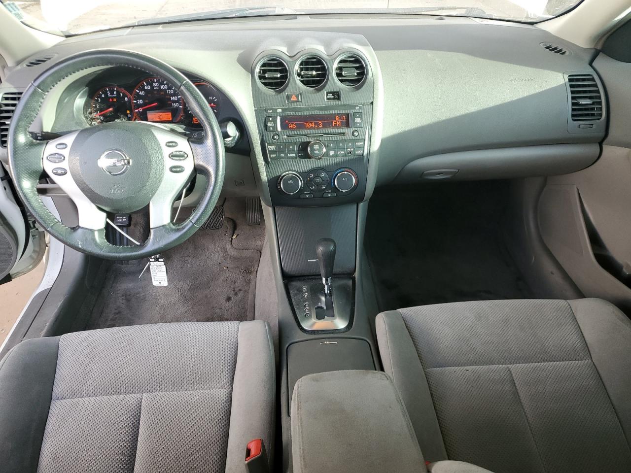2009 Nissan Altima - Image 8