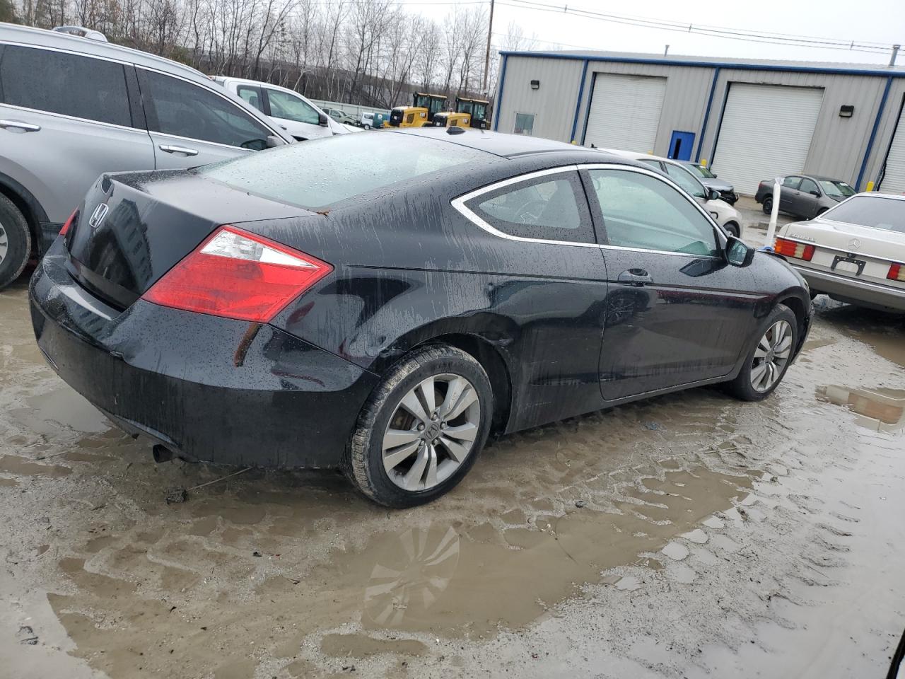 2009 Honda Accord - Image 3