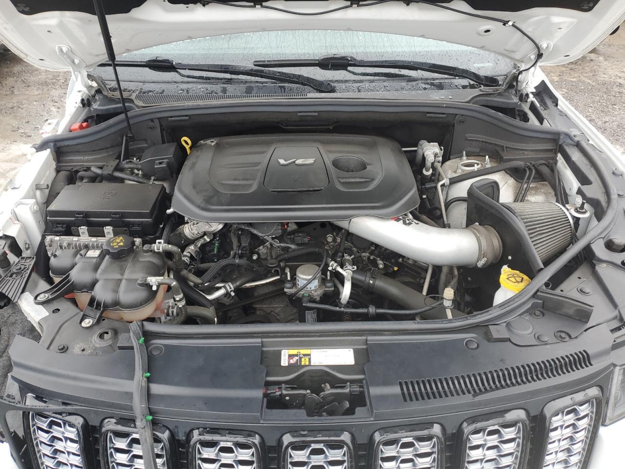 2019 Jeep Grand Cherokee - Image 12