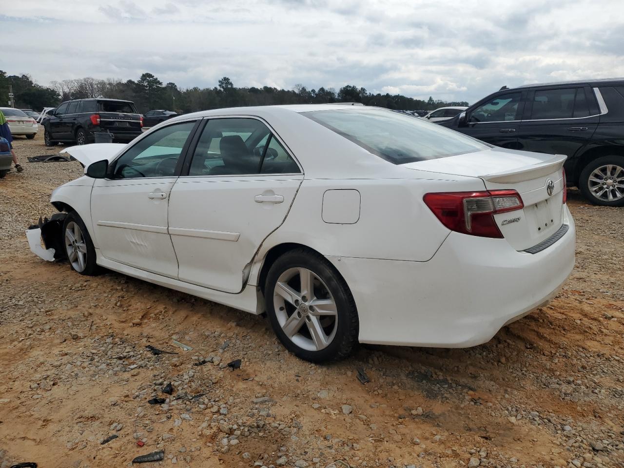2014 Toyota Camry - Image 2