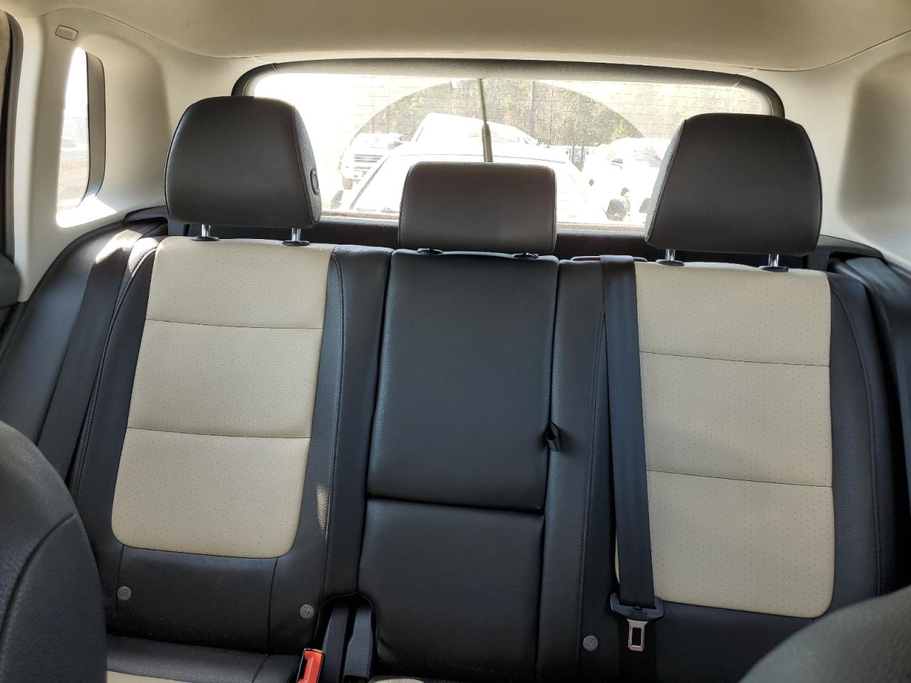 2016 Volkswagen Tiguan - Image 10