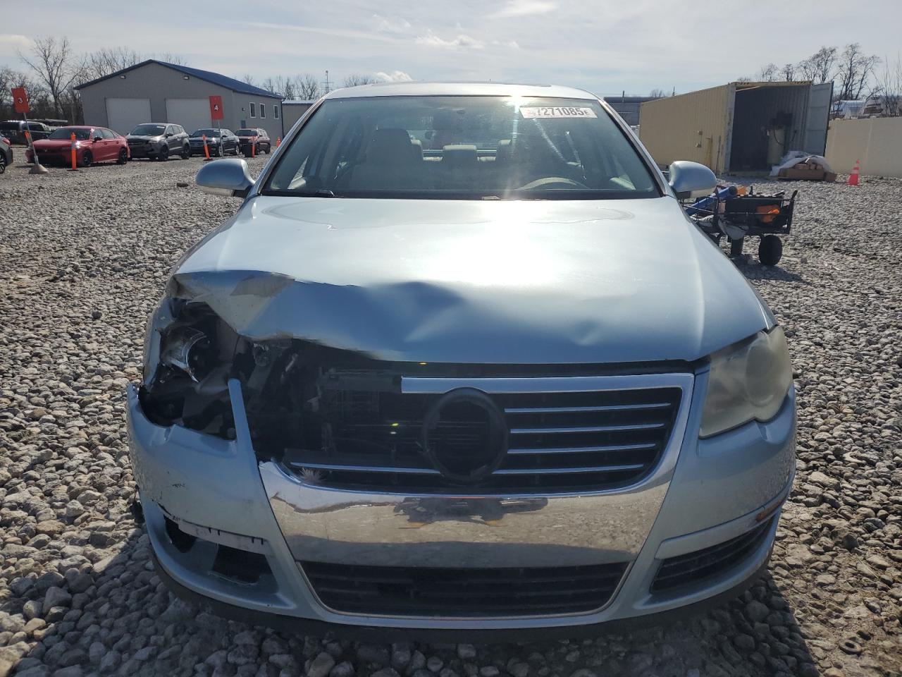 2008 Volkswagen Passat - Image 5