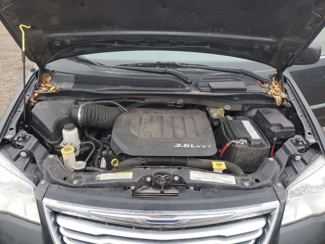 2011 Chrysler Town & Country - Image 12
