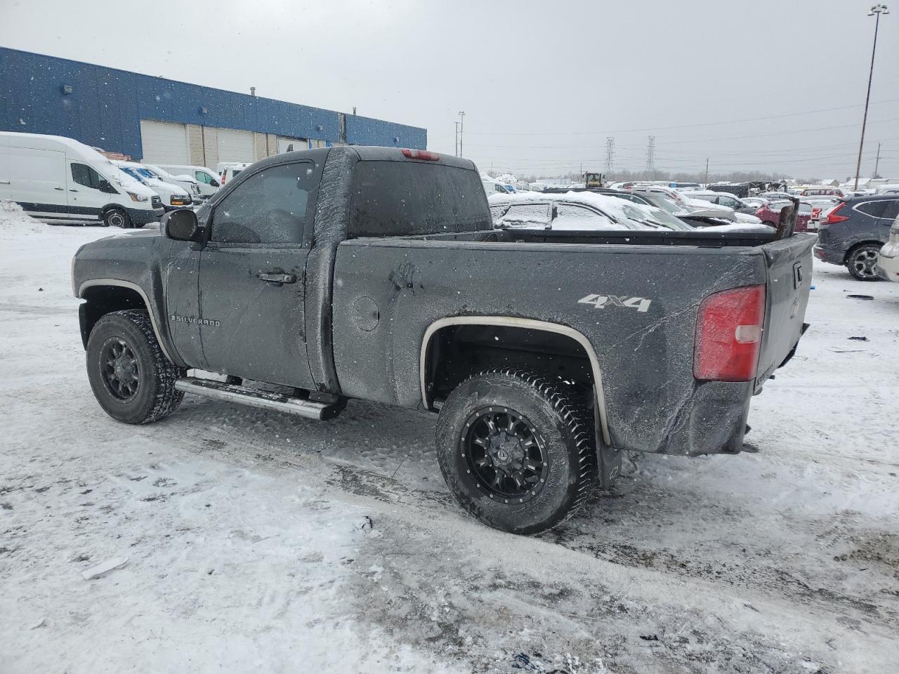 2009 Chevrolet Silverado - Image 2