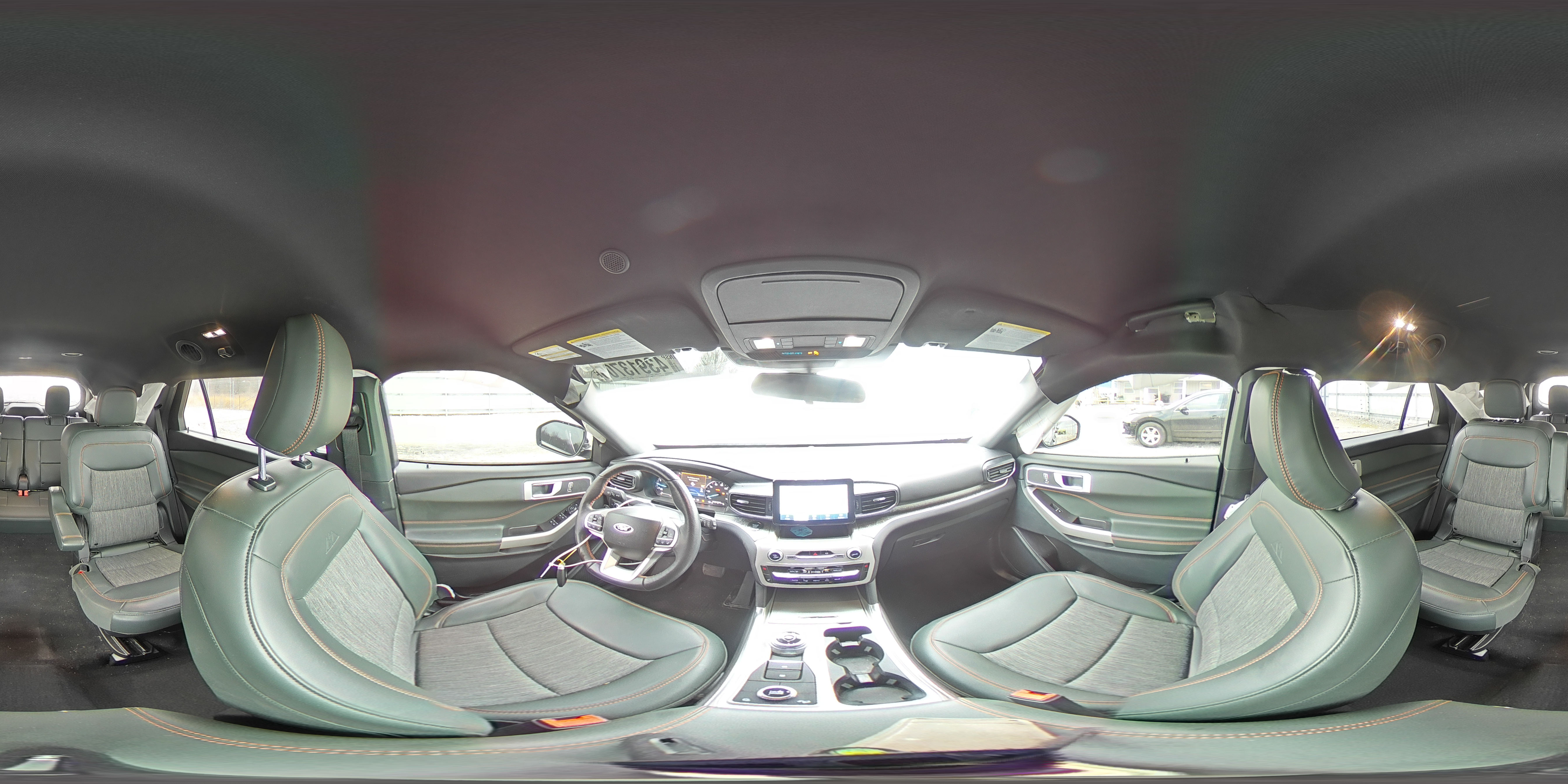 2023 Ford Explorer - Image 14